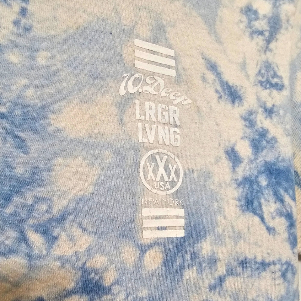 ✨️3/$20 Tees✨️ 10.Deep Blue Cloud Tie-Dye Graphic Short Sleeve T-shirt - No Tag - Picture 2 of 7